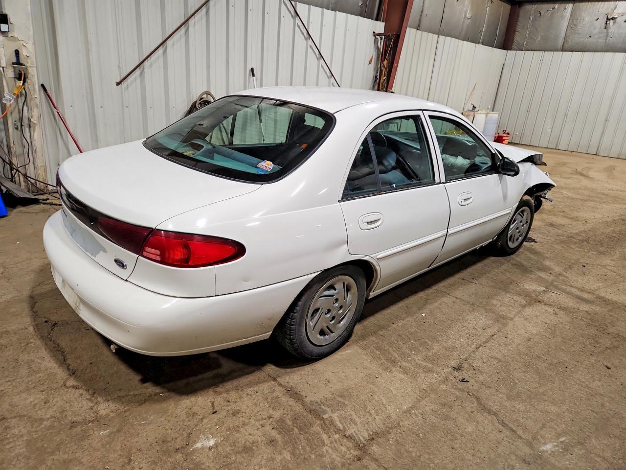 1999 Ford Escort Se - Фото 3