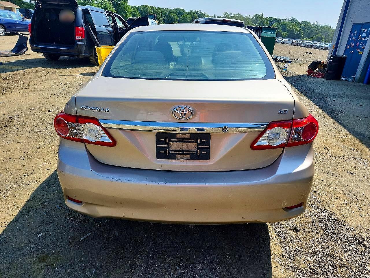 2011 Toyota Corolla Le - Фото 6