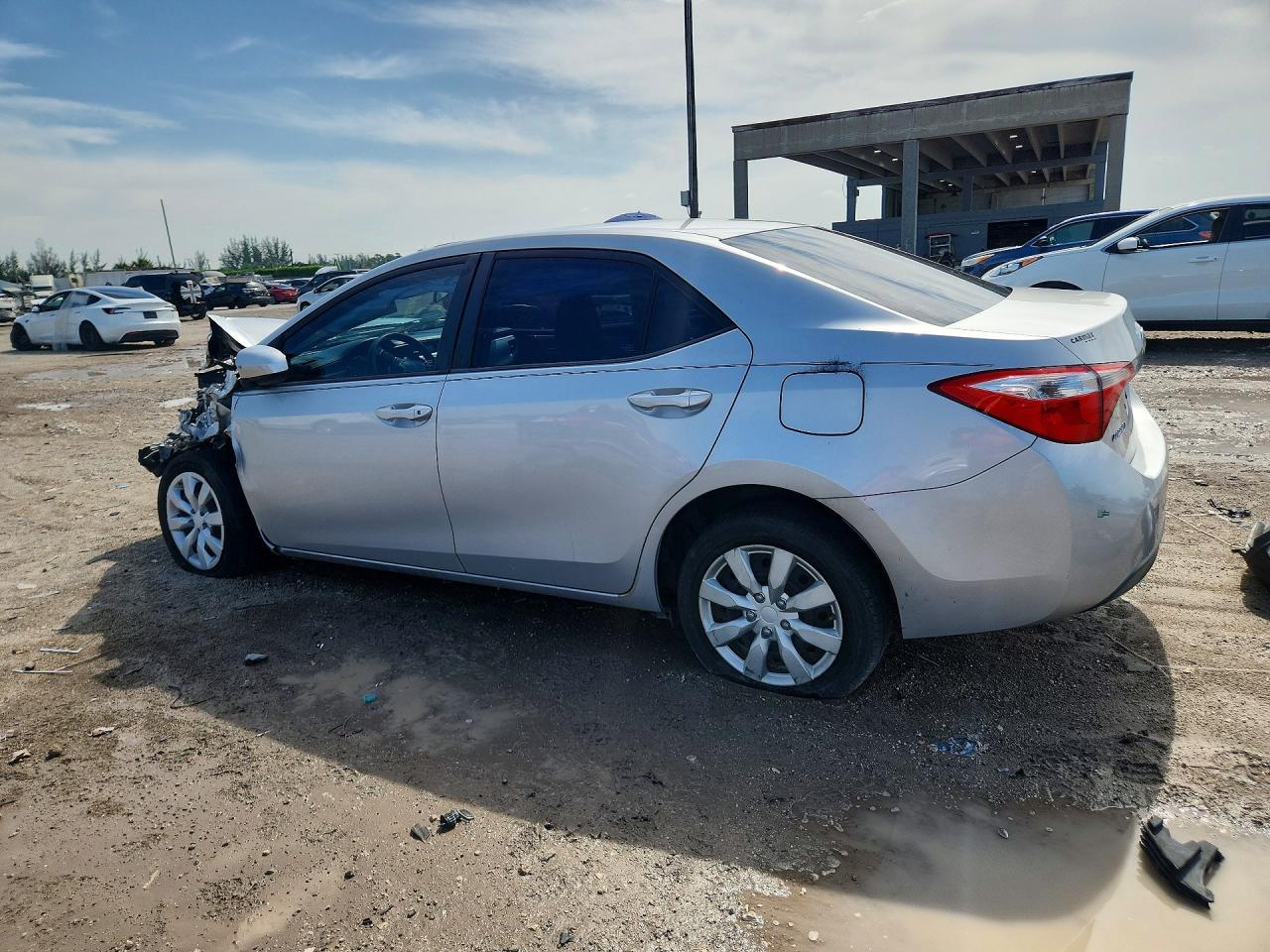 2016 Toyota Corolla Le - Фото 2