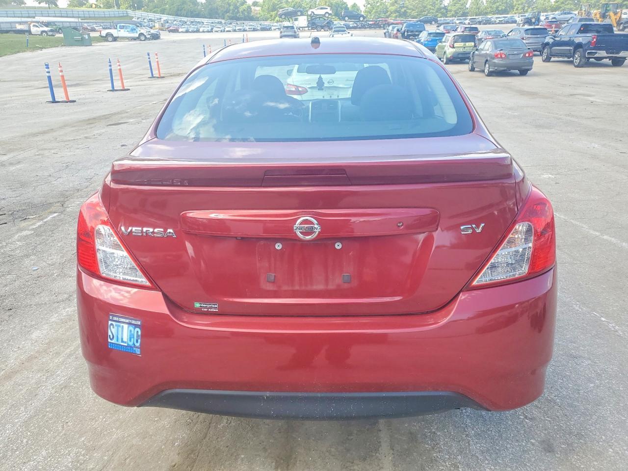 2019 Nissan Versa Sv - Image 6