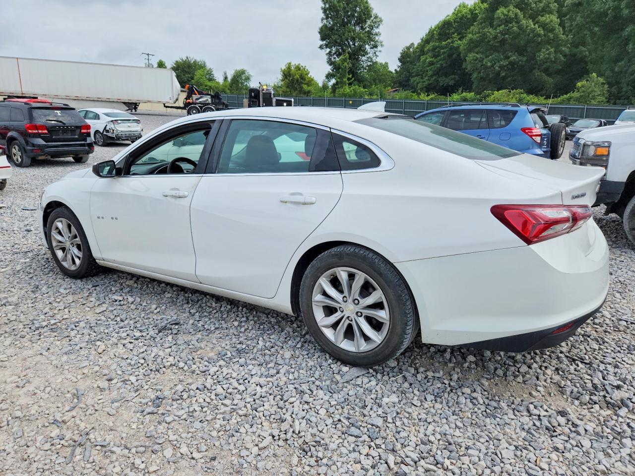 2020 Chevrolet Malibu Lt - Image 2