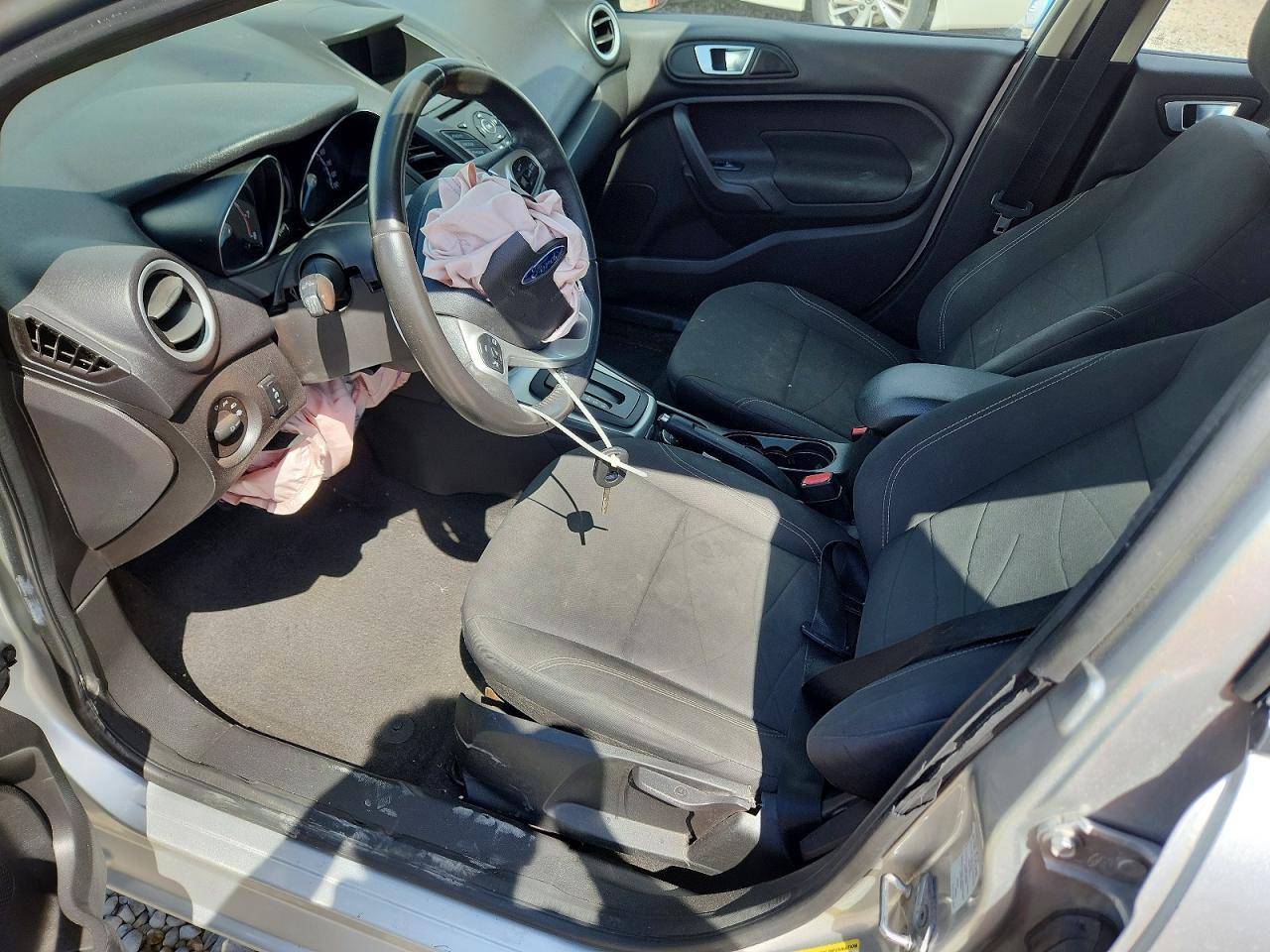 2015 Ford Fiesta Se - Image 7