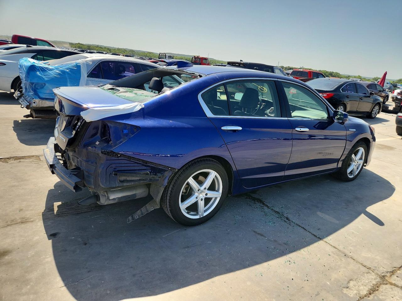 2017 Honda Accord Hybrid Exl - Image 3