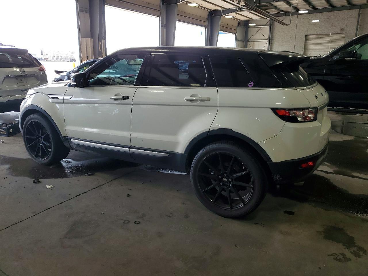 2013 Land Rover Range Rover Evoque Prestige Premium - Image 2