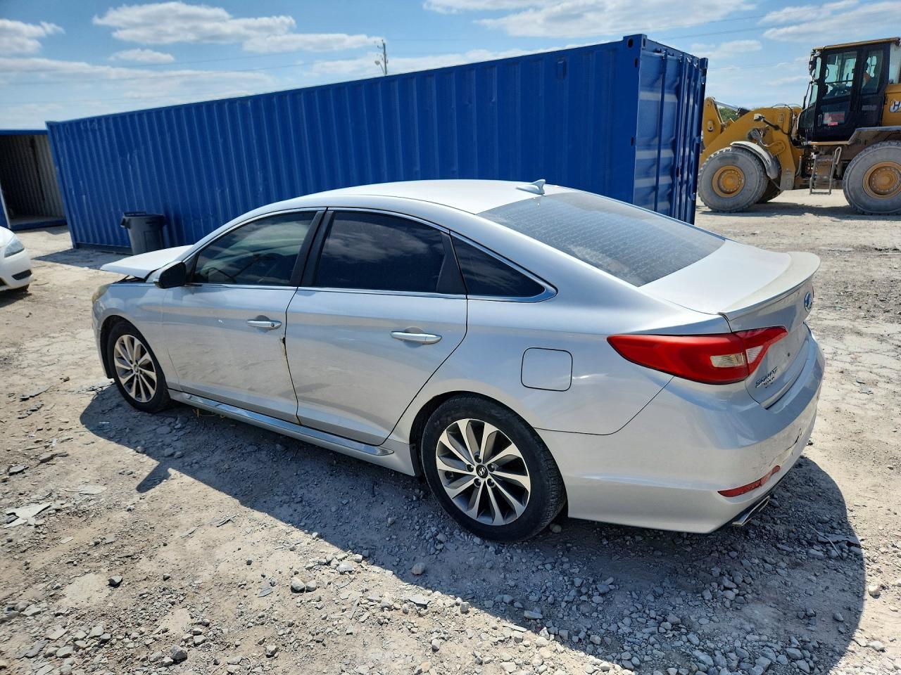 2015 Hyundai Sonata Sport - Image 2