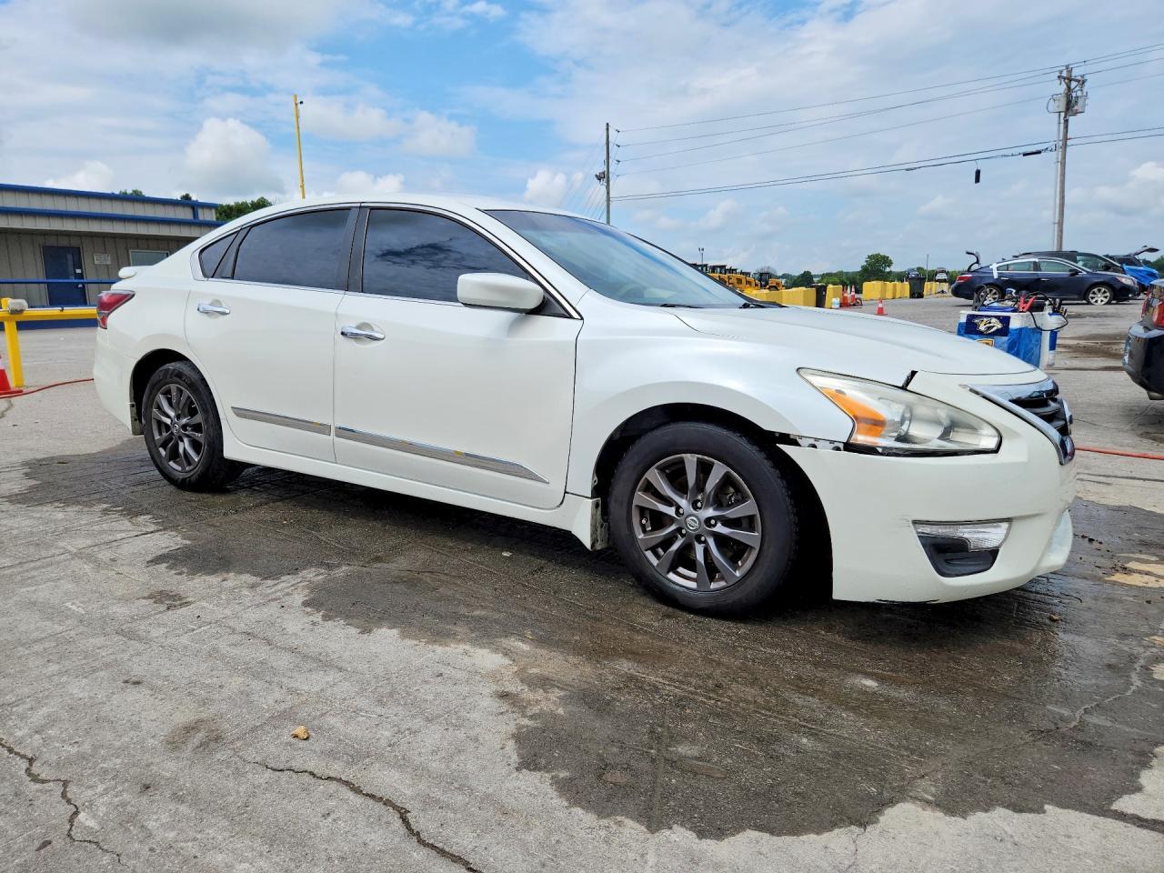 2015 Nissan Altima 2.5 S - Фото 4