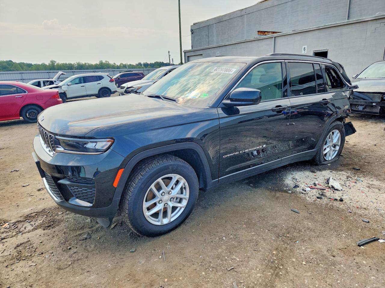 2025 Jeep Grand Cherokee Laredo