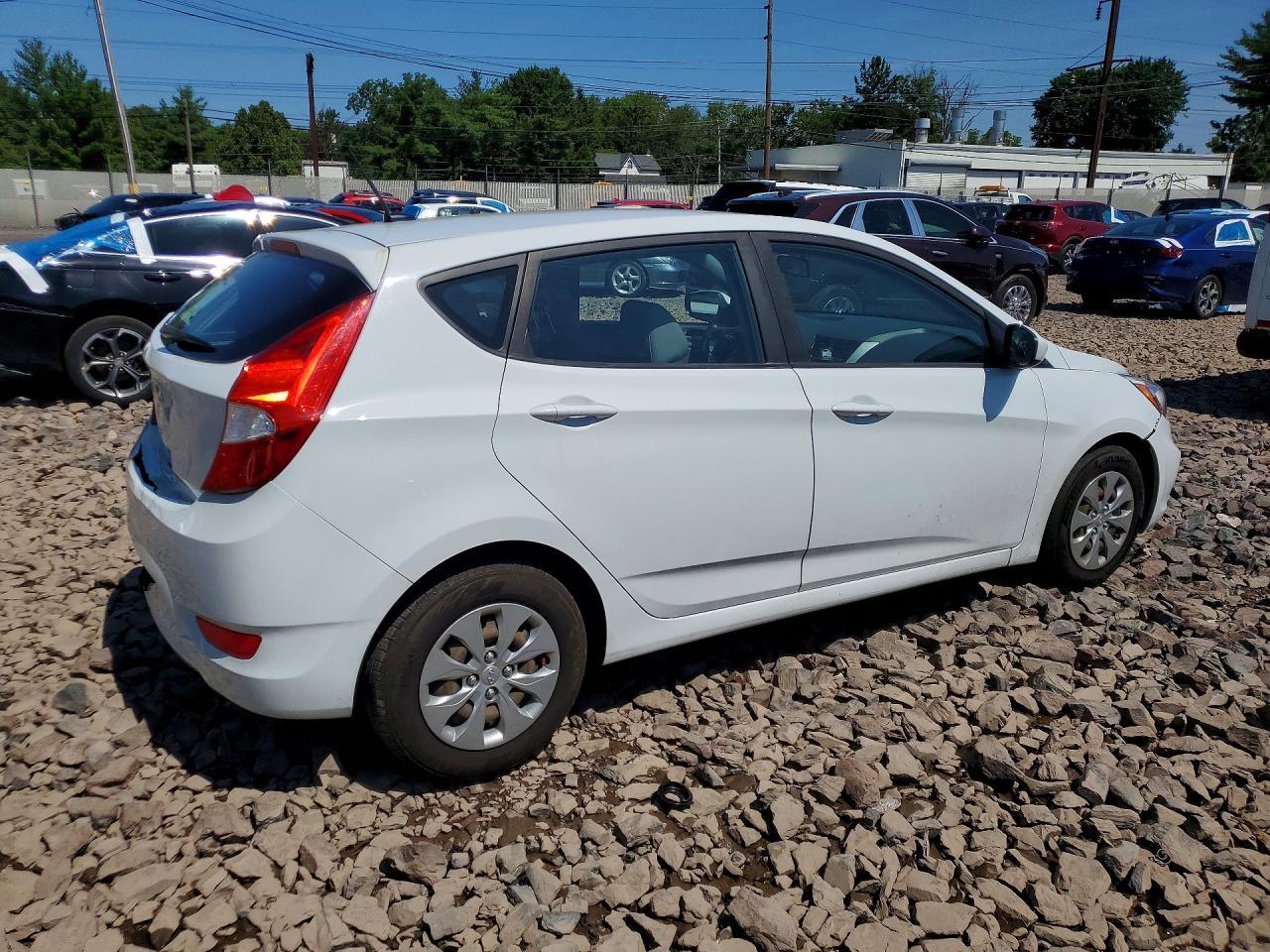 2017 Hyundai Accent Se - Image 3