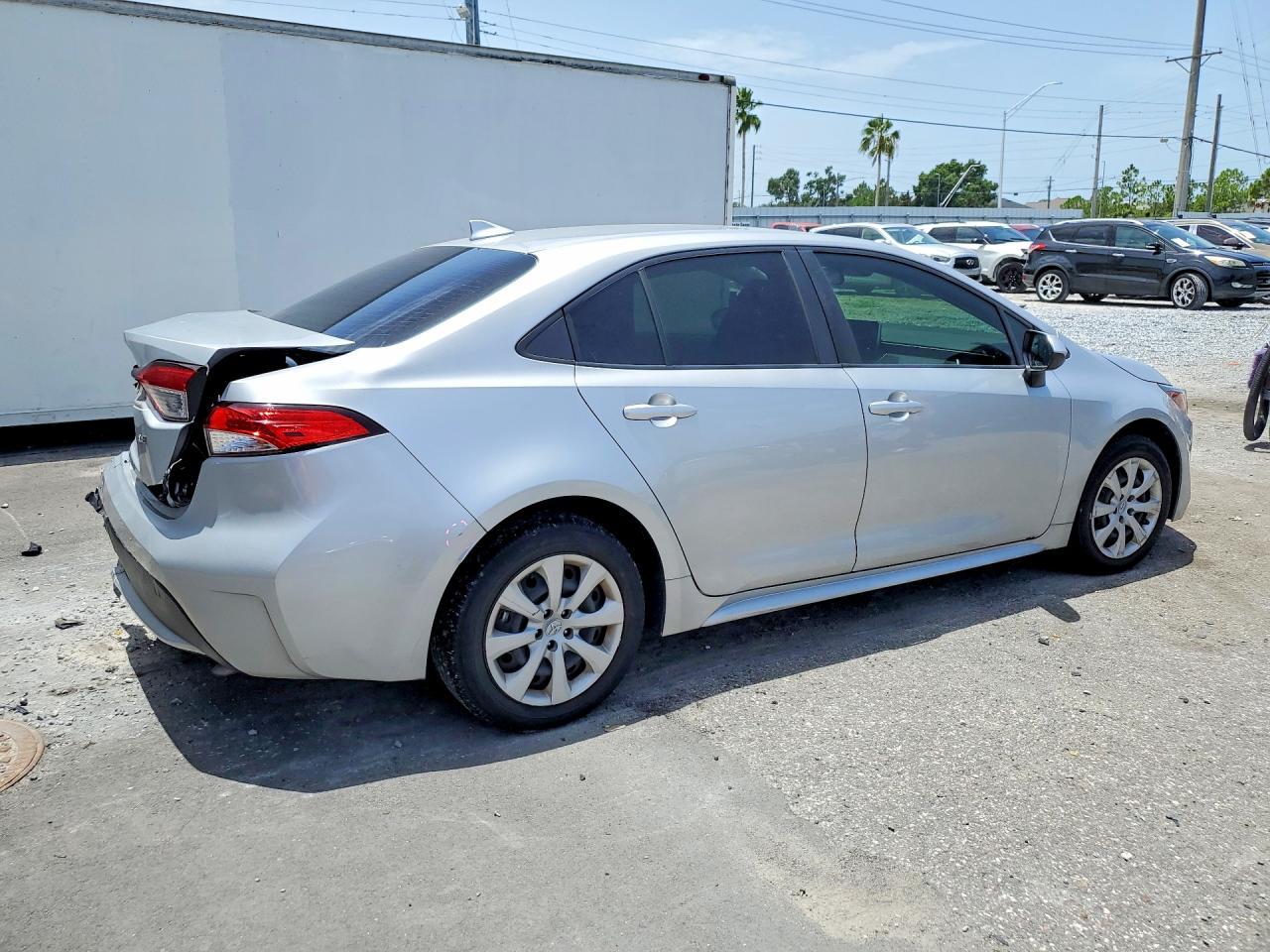 2021 Toyota Corolla Le - Image 3