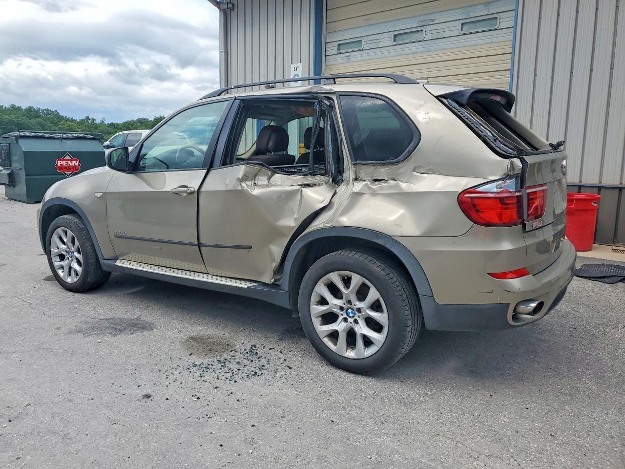 2011 BMW X5 xDrive35I - Фото 2