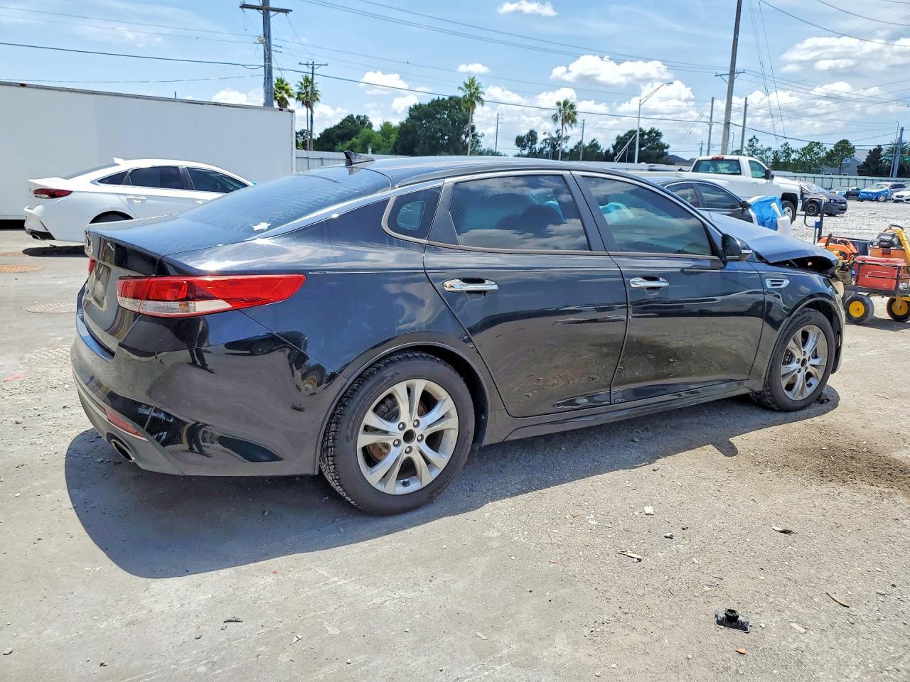 2017 Kia Optima Lx - Image 3