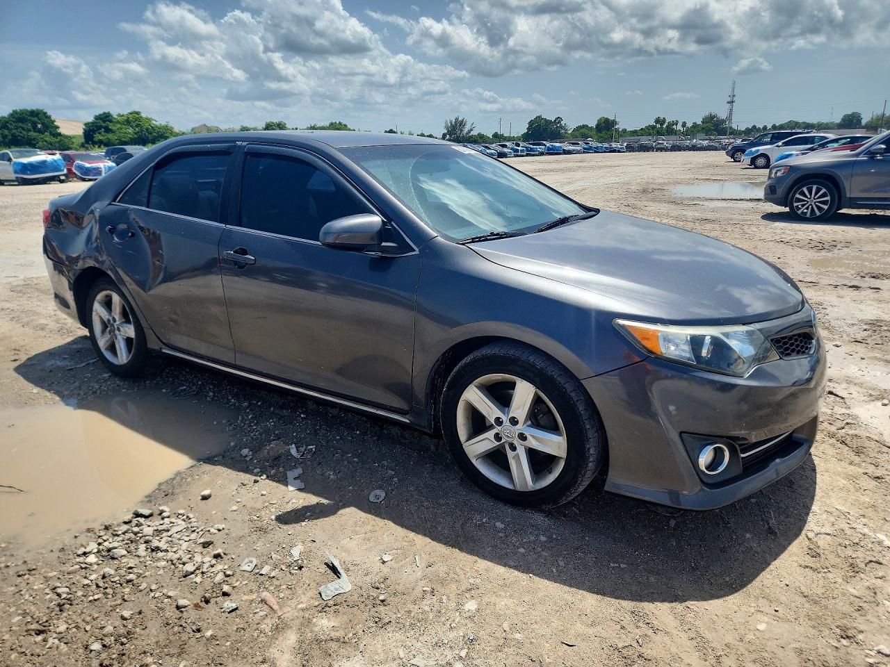 2012 Toyota Camry Le - Image 4