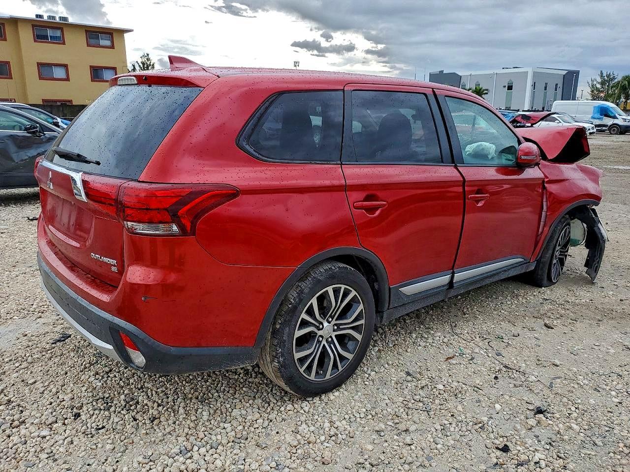 2017 Mitsubishi Outlander Se - Фото 3