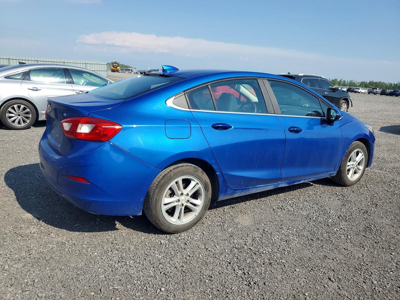 2017 Chevrolet Cruze Lt - Image 3