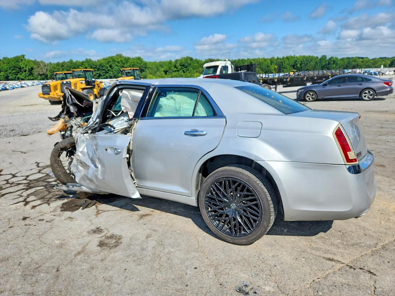 2012 Chrysler 300C - Фото 2