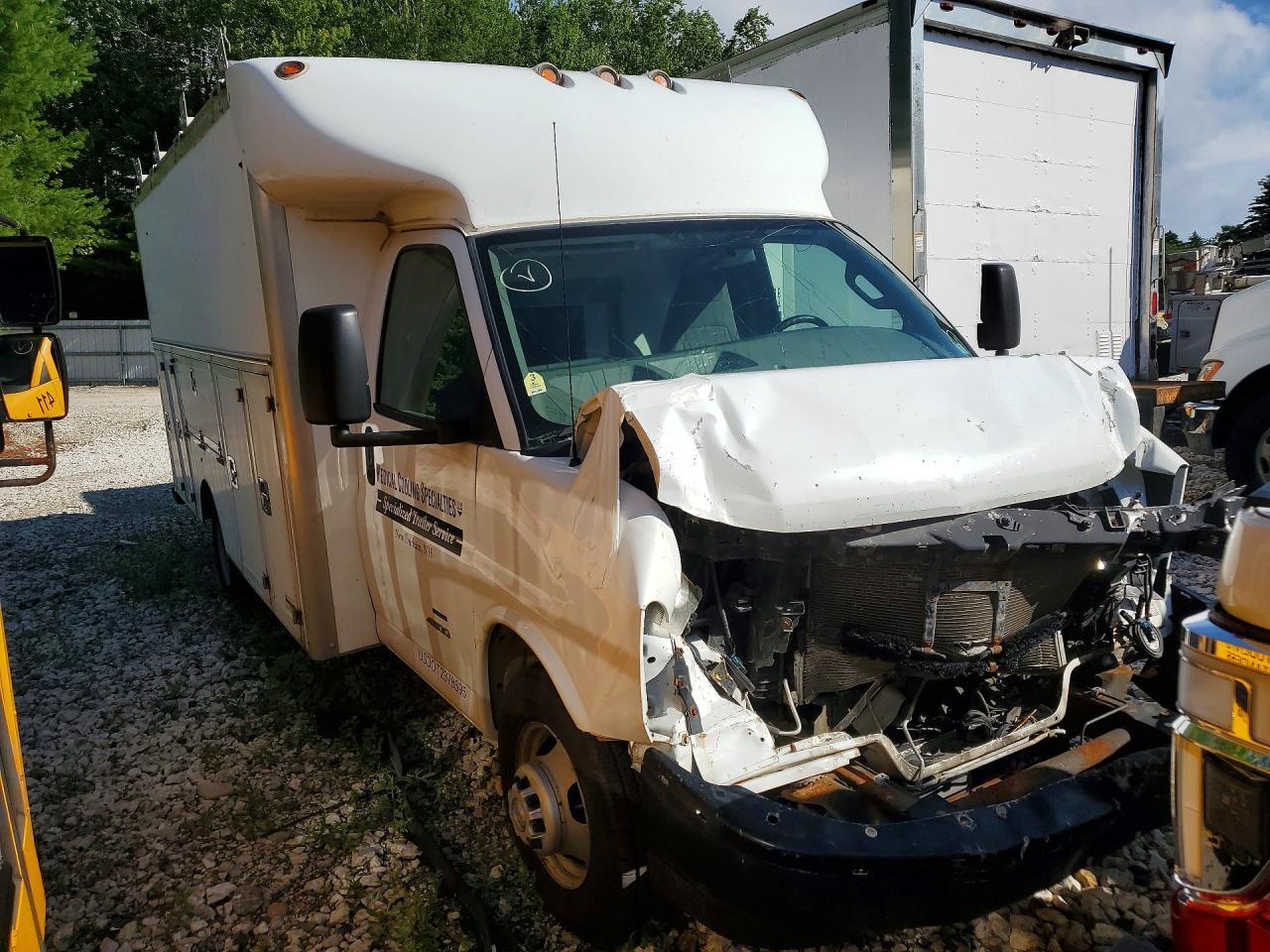 2019 Chevy Express G4500 Utility Box - Image 4