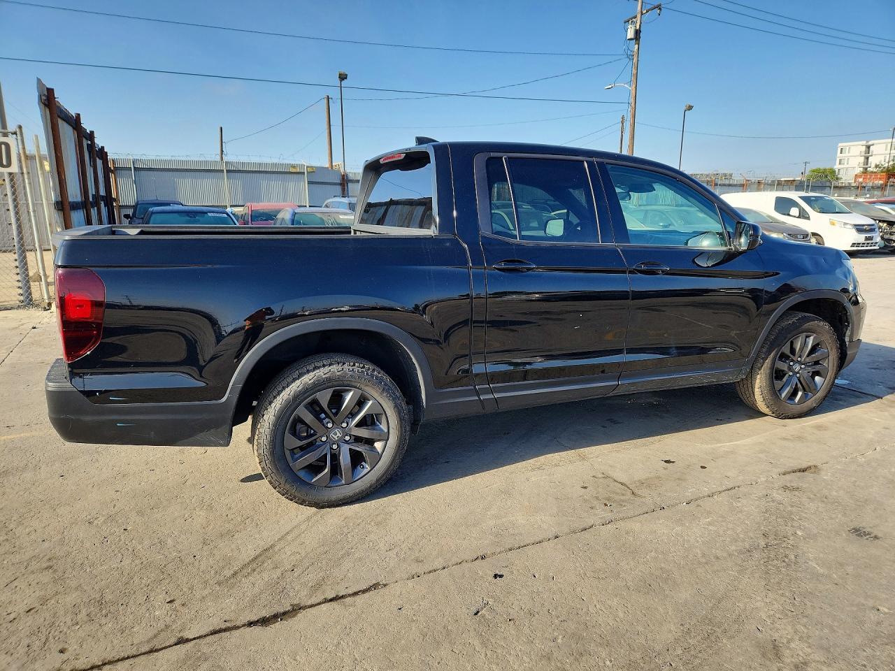 2025 Honda Ridgeline Sport - Image 3