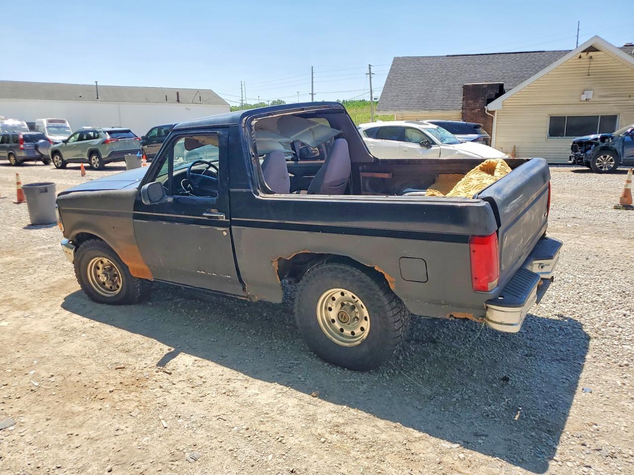 1995 Ford Bronco U100 - Фото 2