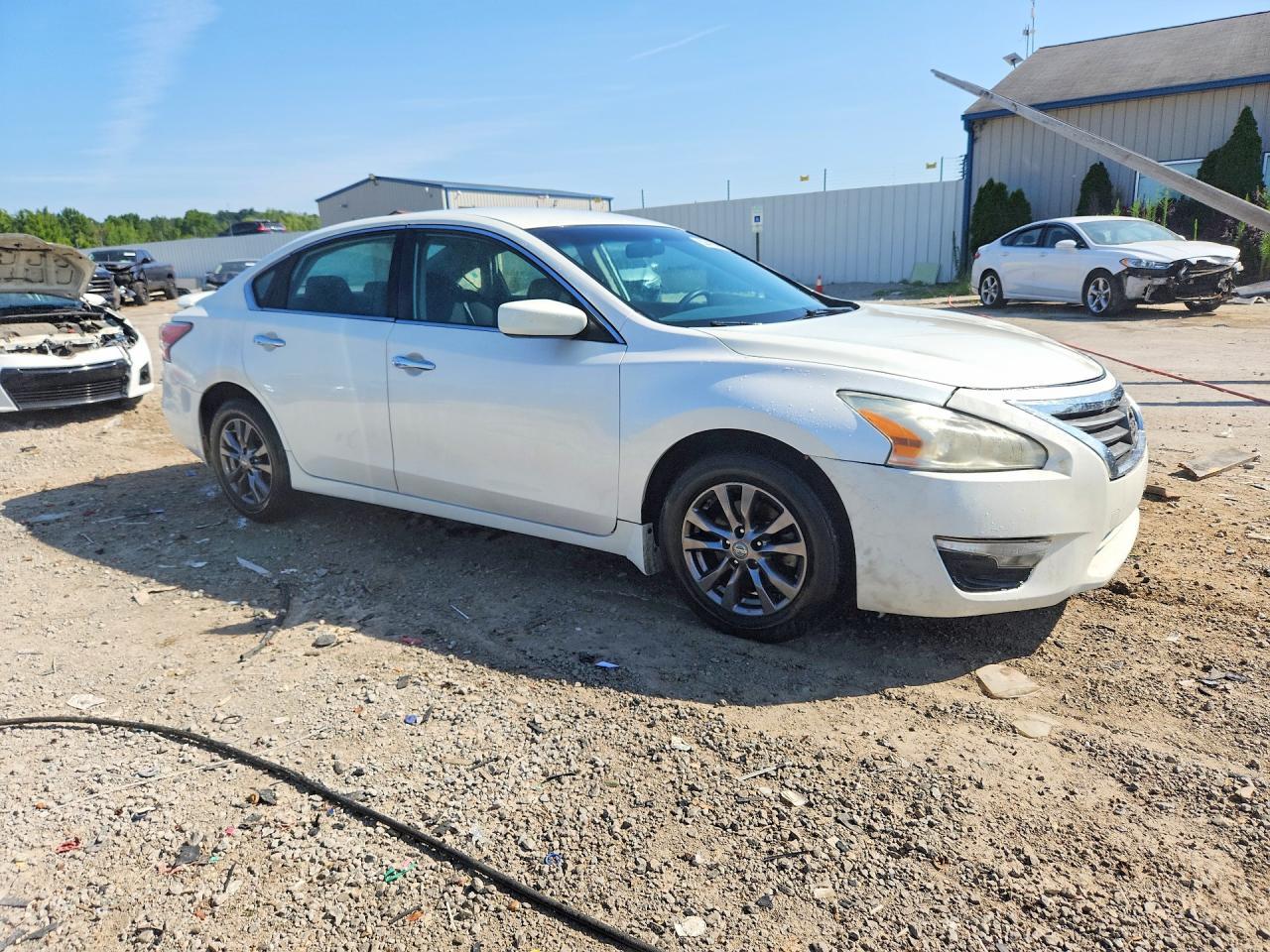 2015 Nissan Altima 2.5 S - Фото 4