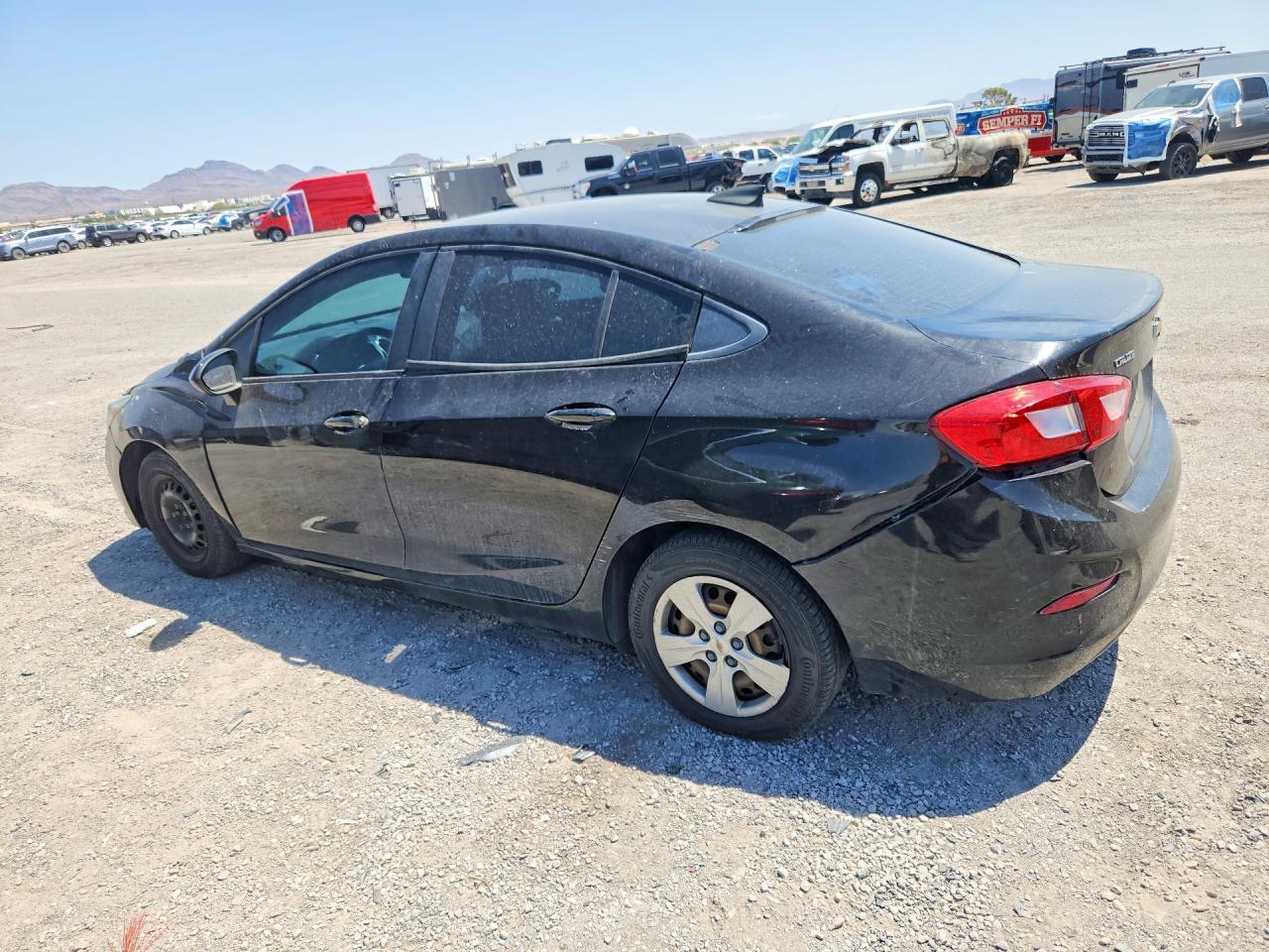 2018 Chevrolet Cruze Ls - Фото 2