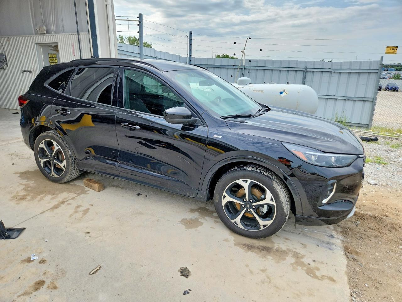 2023 Ford Escape St Line Elite - Image 4