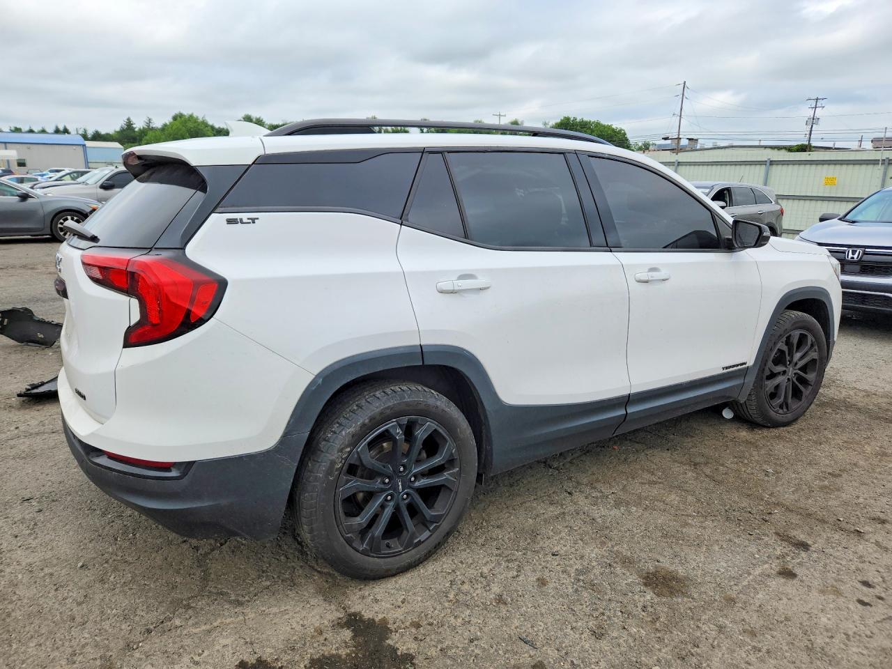 2020 GMC Terrain Slt - Image 3