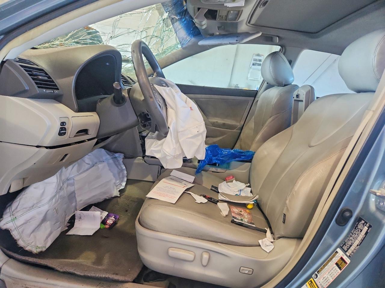 2010 Toyota Camry Le - Фото 7