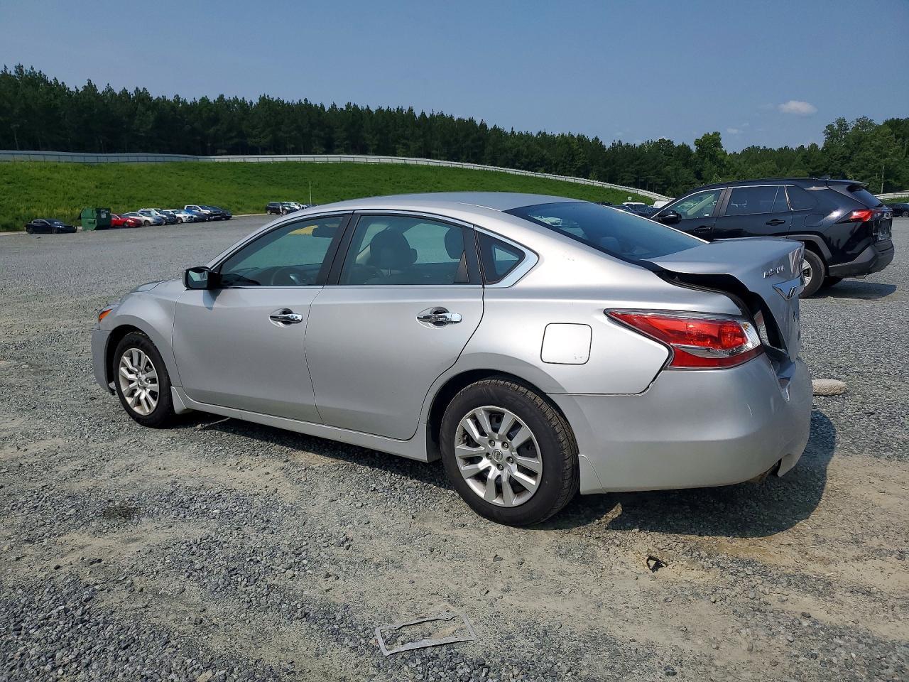 2015 Nissan Altima 2.5 S - Фото 2