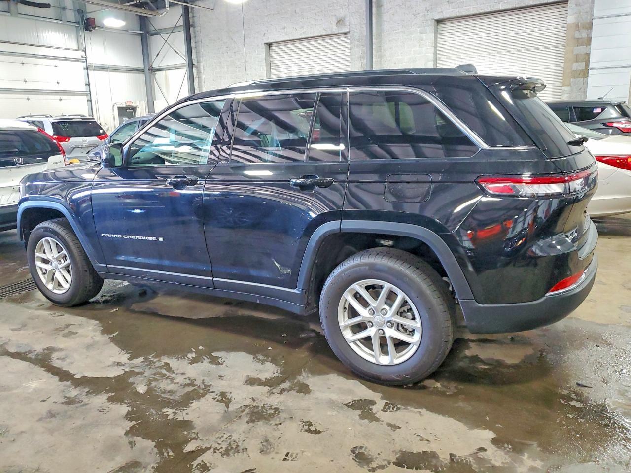 2026 Jeep Grand Cherokee Base - Фото 2