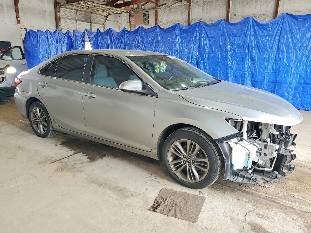 2016 Toyota Camry Se - Фото 4