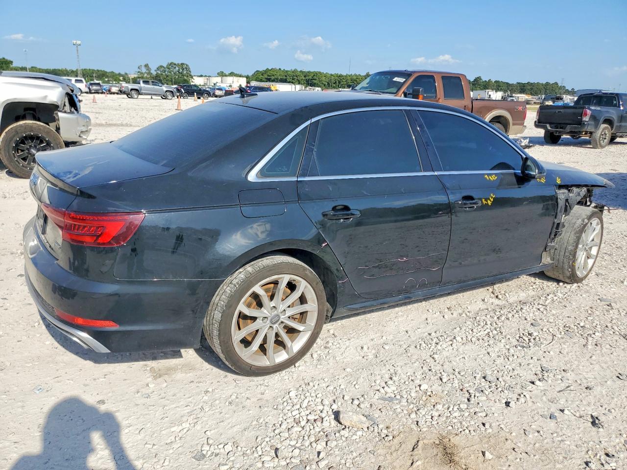 2019 Audi A4 Premium - Фото 3