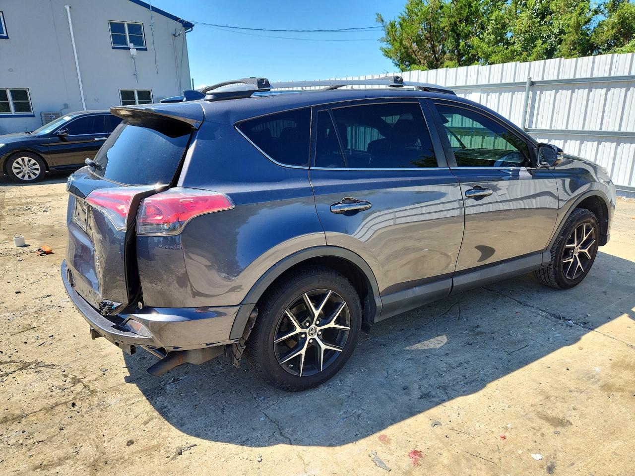 2017 Toyota Rav4 Se - Image 3