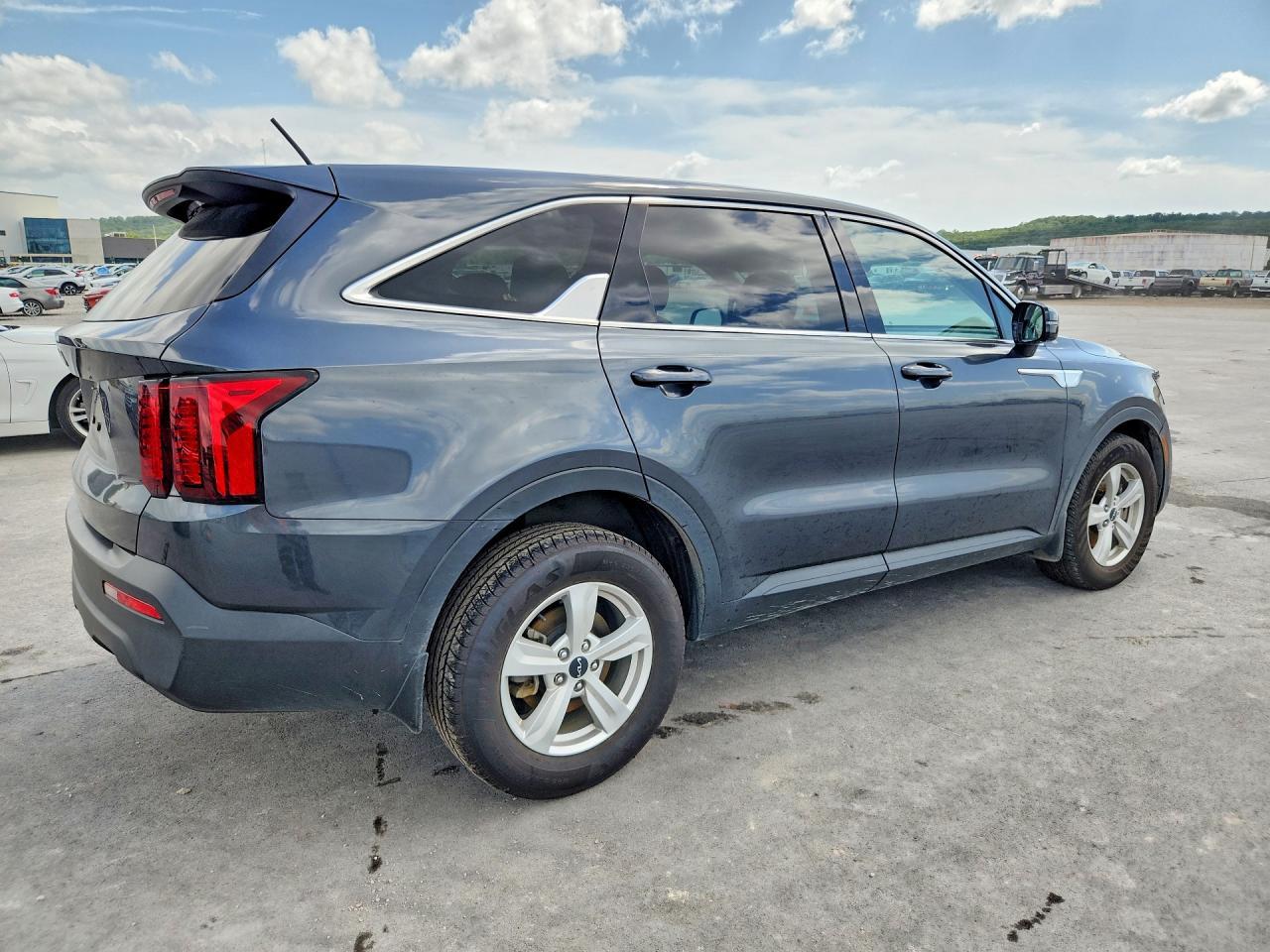 2023 Kia Sorento Lx - Фото 3