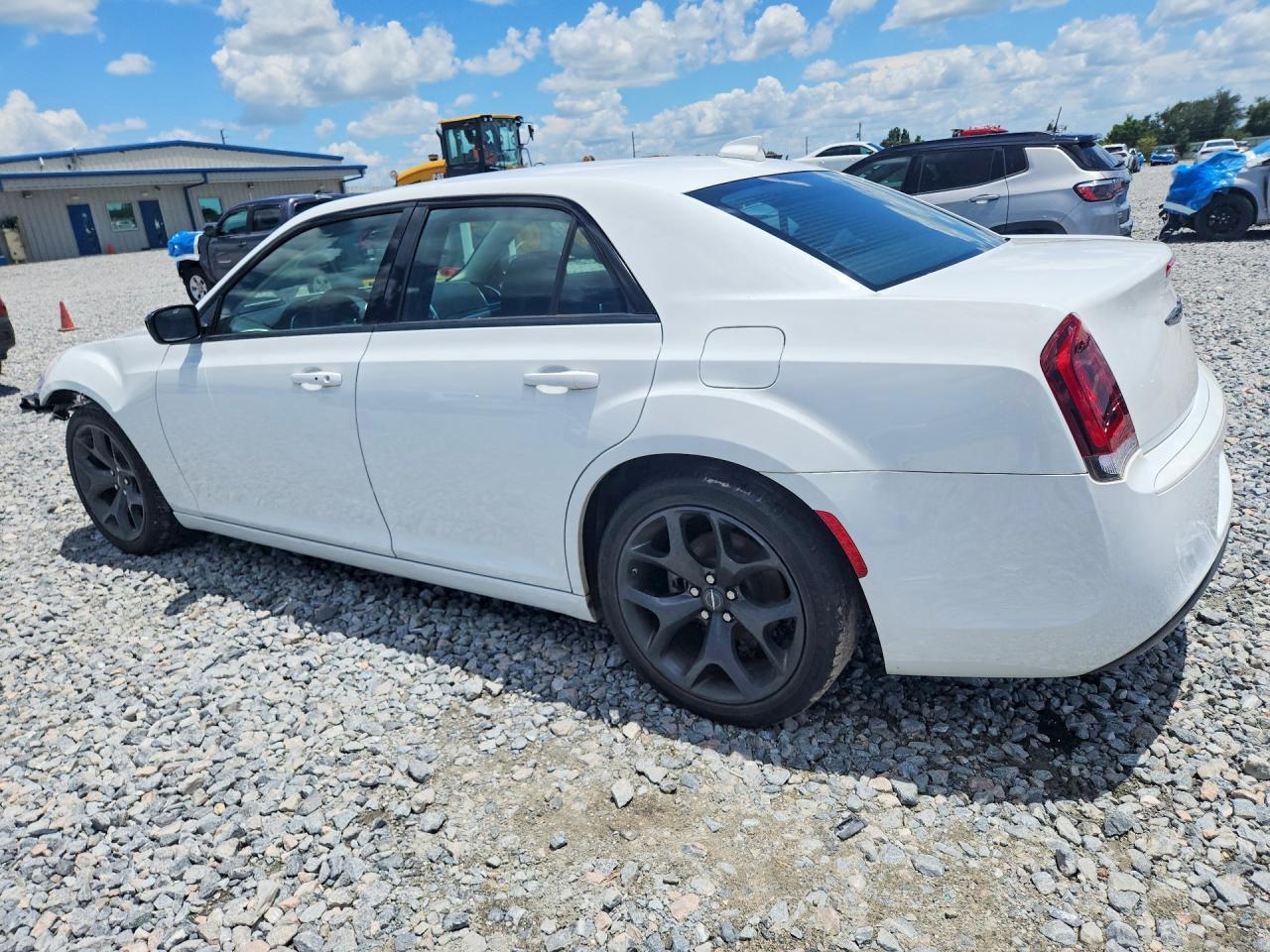 2022 Chrysler 300 Touring - Image 2