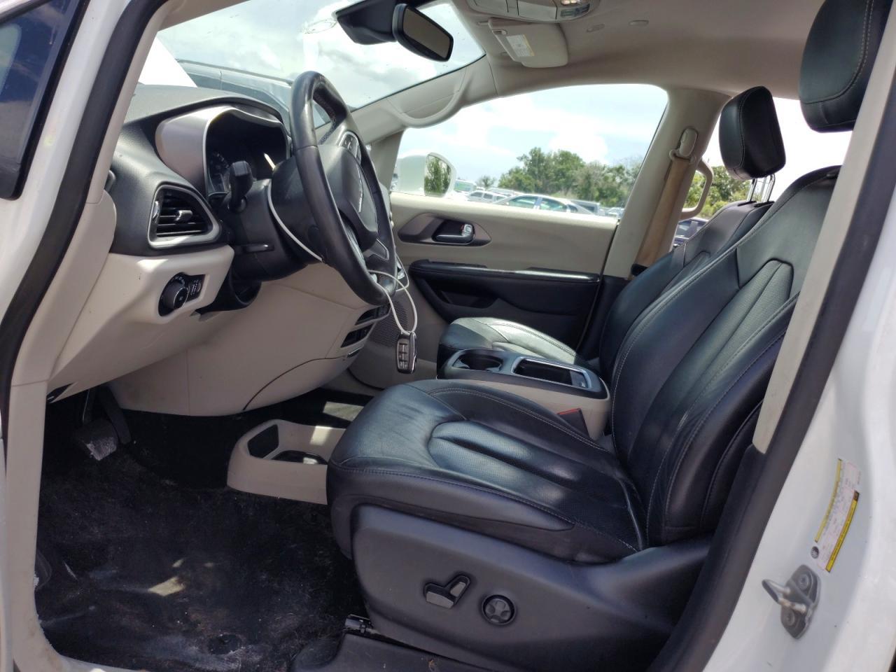 2022 Chrysler Pacifica Touring L - Фото 7