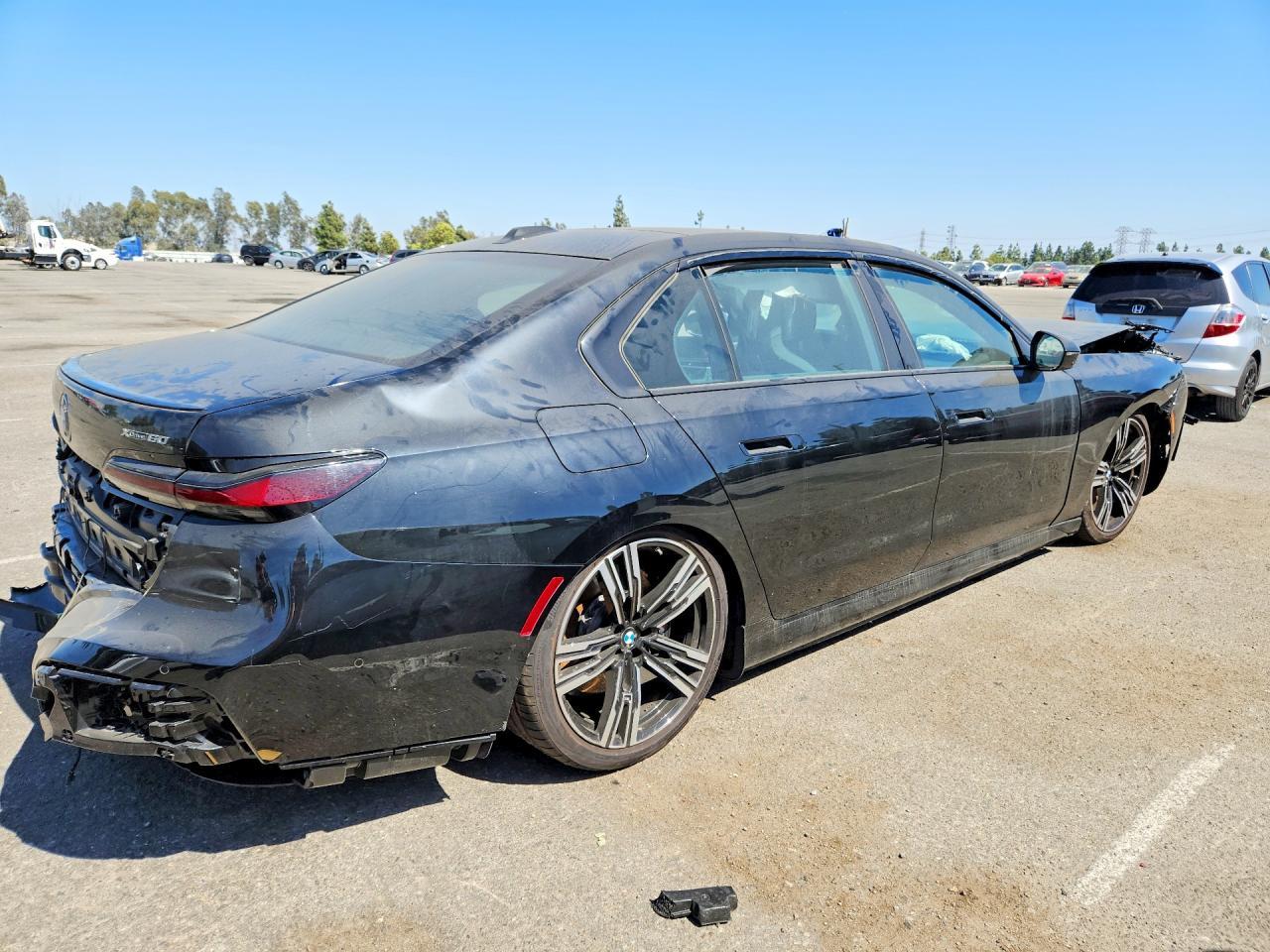 2023 BMW I7 xDrive60 - Фото 3