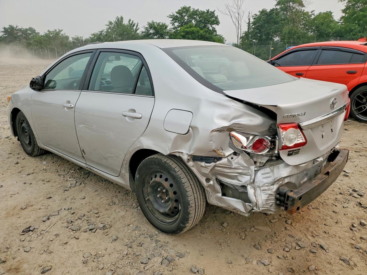 2013 Toyota Corolla Le - Фото 2