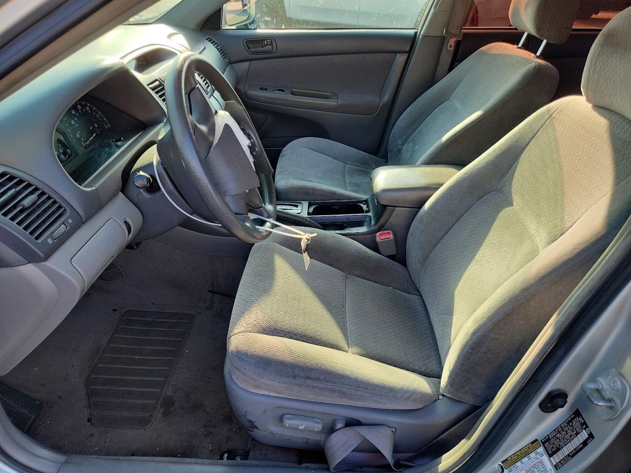 2004 Toyota Camry Le - Image 7