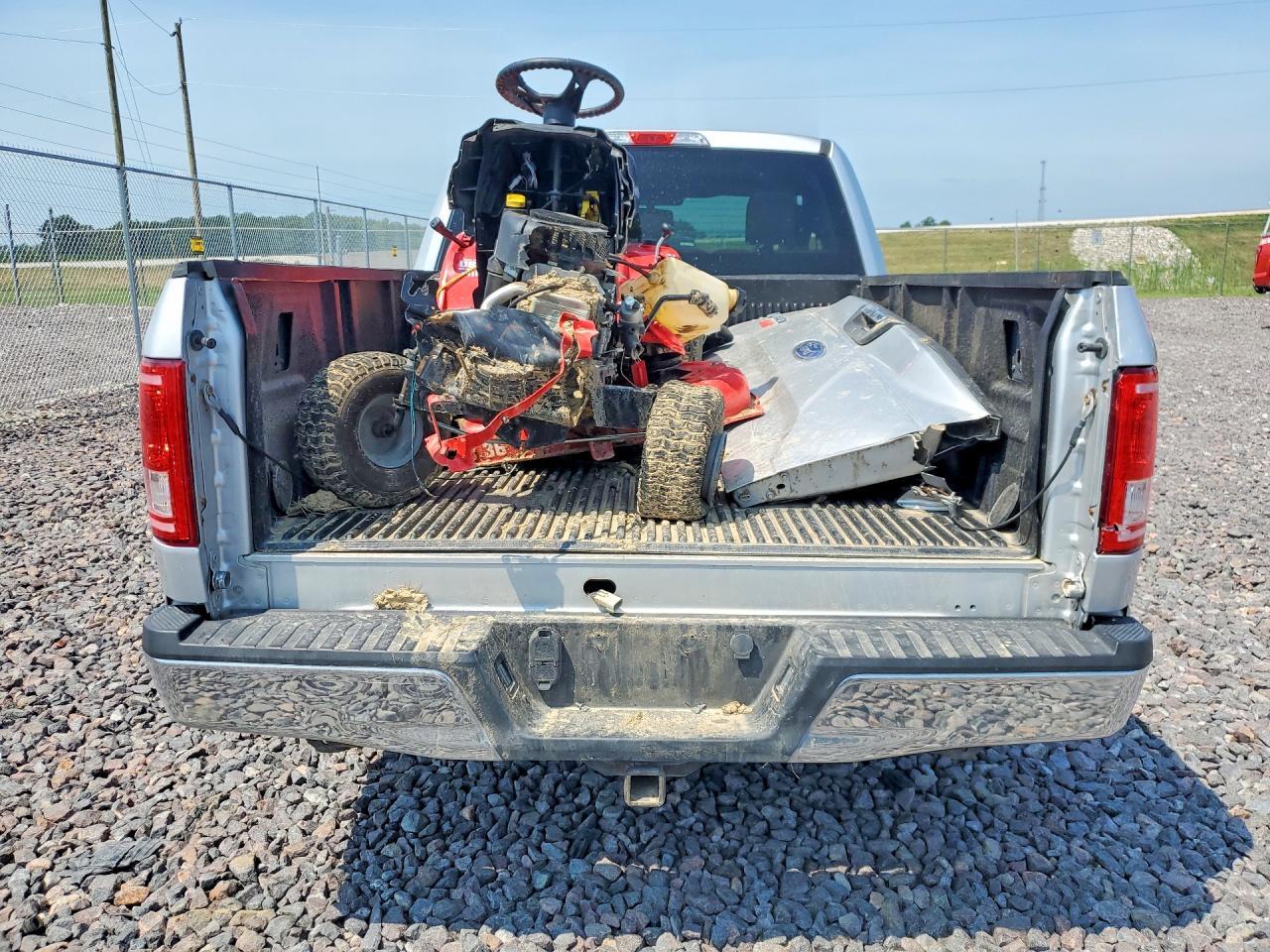 2016 Ford F150 Super Cab - Image 6