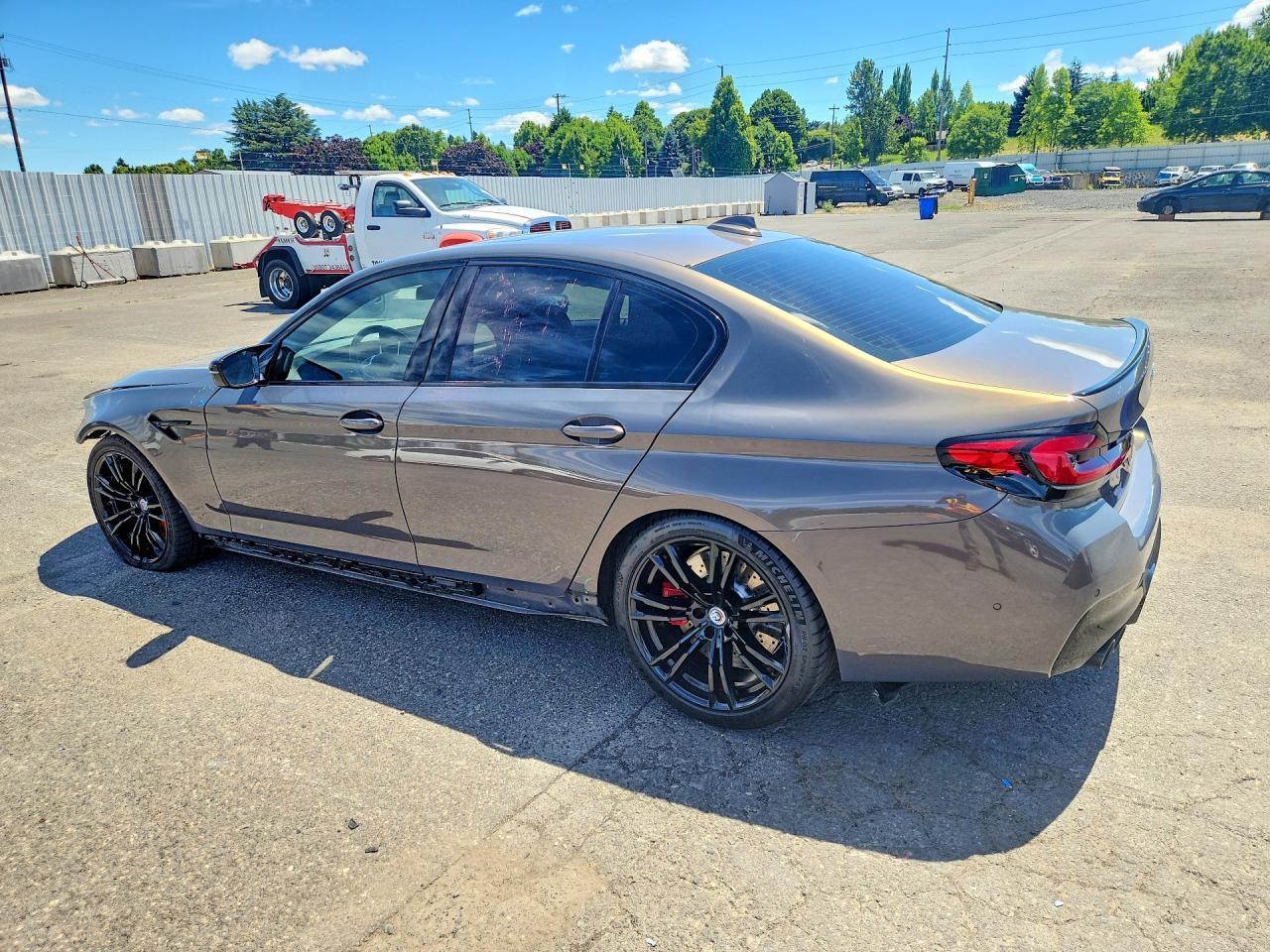 2022 BMW M5 - Фото 2