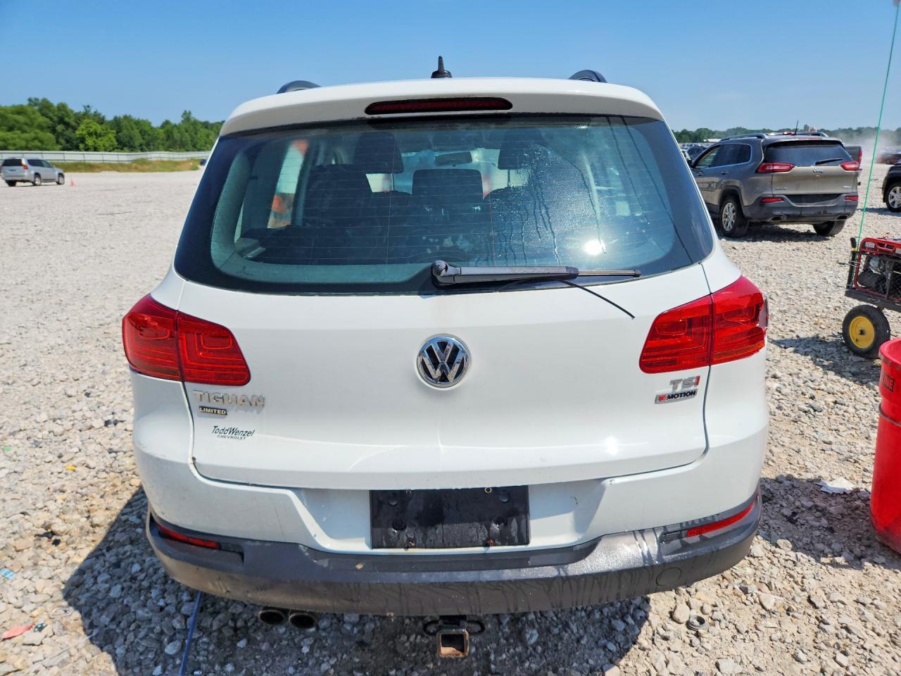 2017 Volkswagen Tiguan S - Фото 6