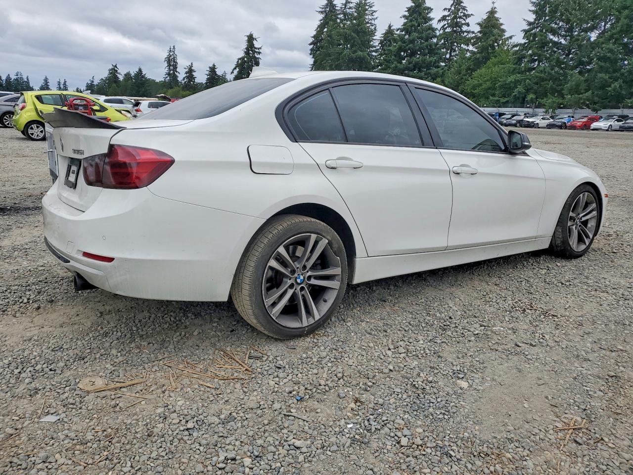 2014 BMW 335 Xi - Фото 3