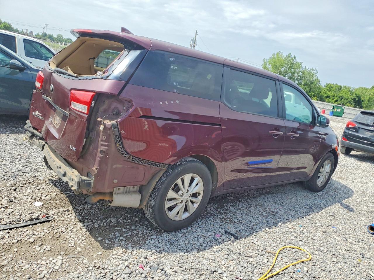 2017 Kia Sedona Lx - Фото 3