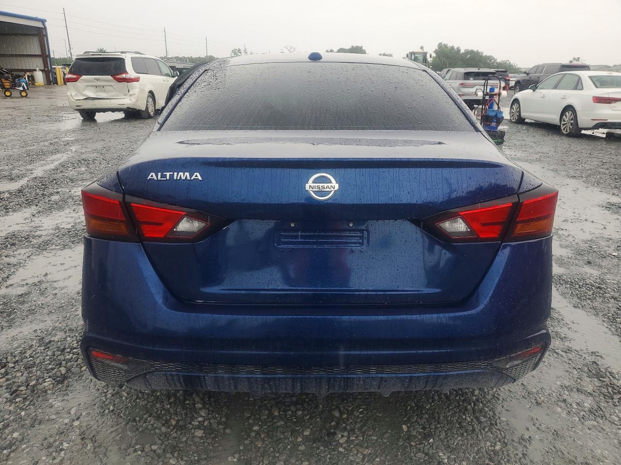 2020 Nissan Altima S - Фото 6