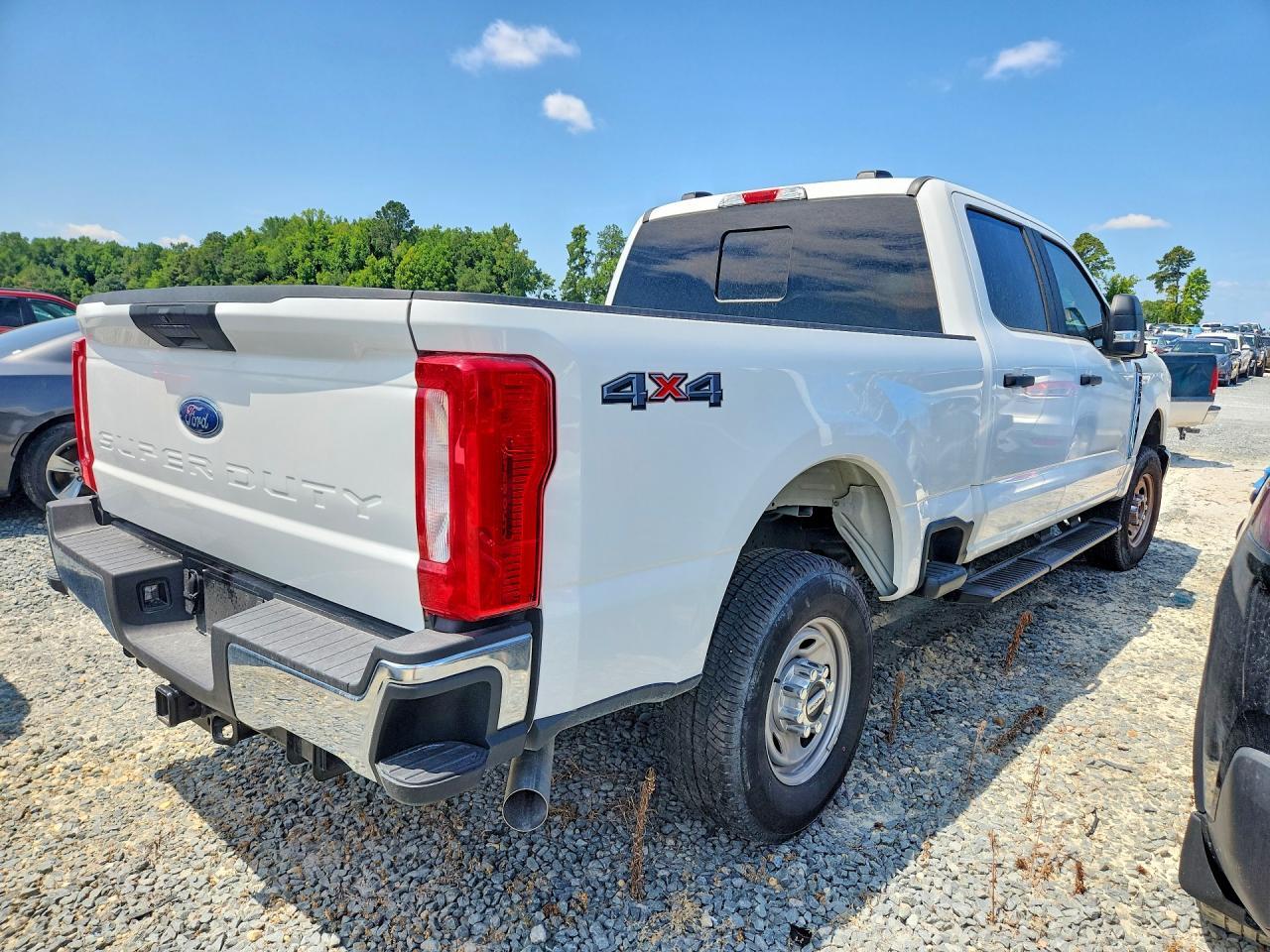 2025 Ford F250 Super Duty - Image 3