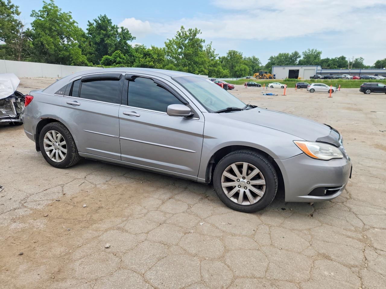 2013 Chrysler 200 Touring - Фото 4