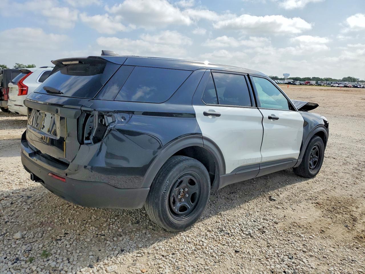 2025 Ford Explorer Police Interceptor - Image 3