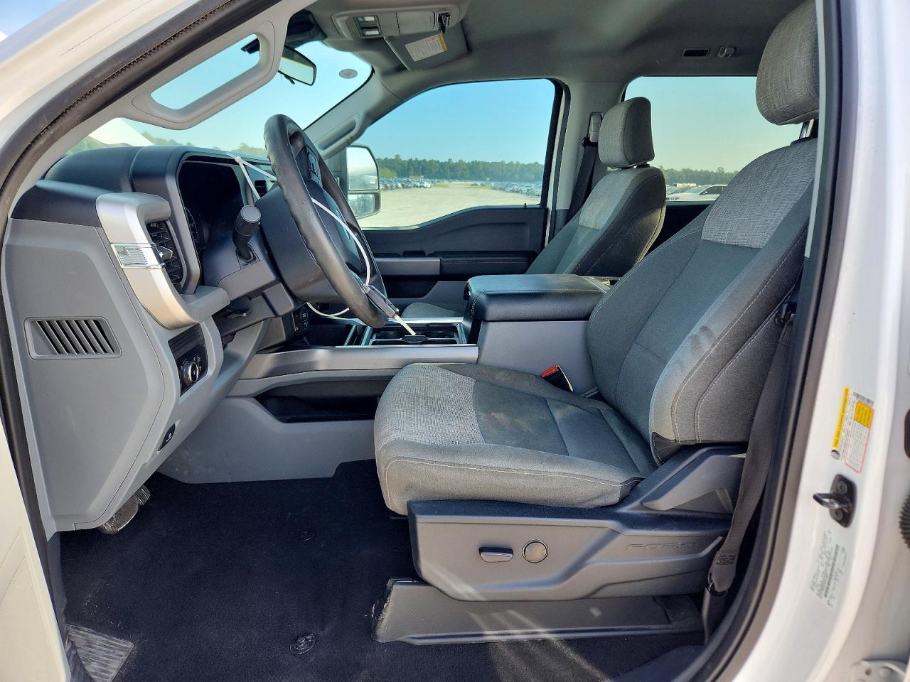 2025 Ford F250 Super Duty - Фото 7
