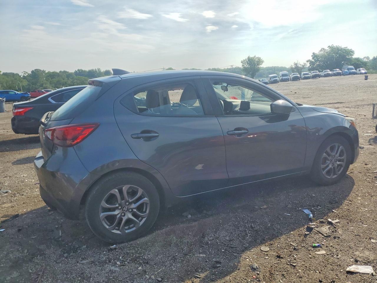 2020 Toyota Yaris Hatchback Le - Image 3