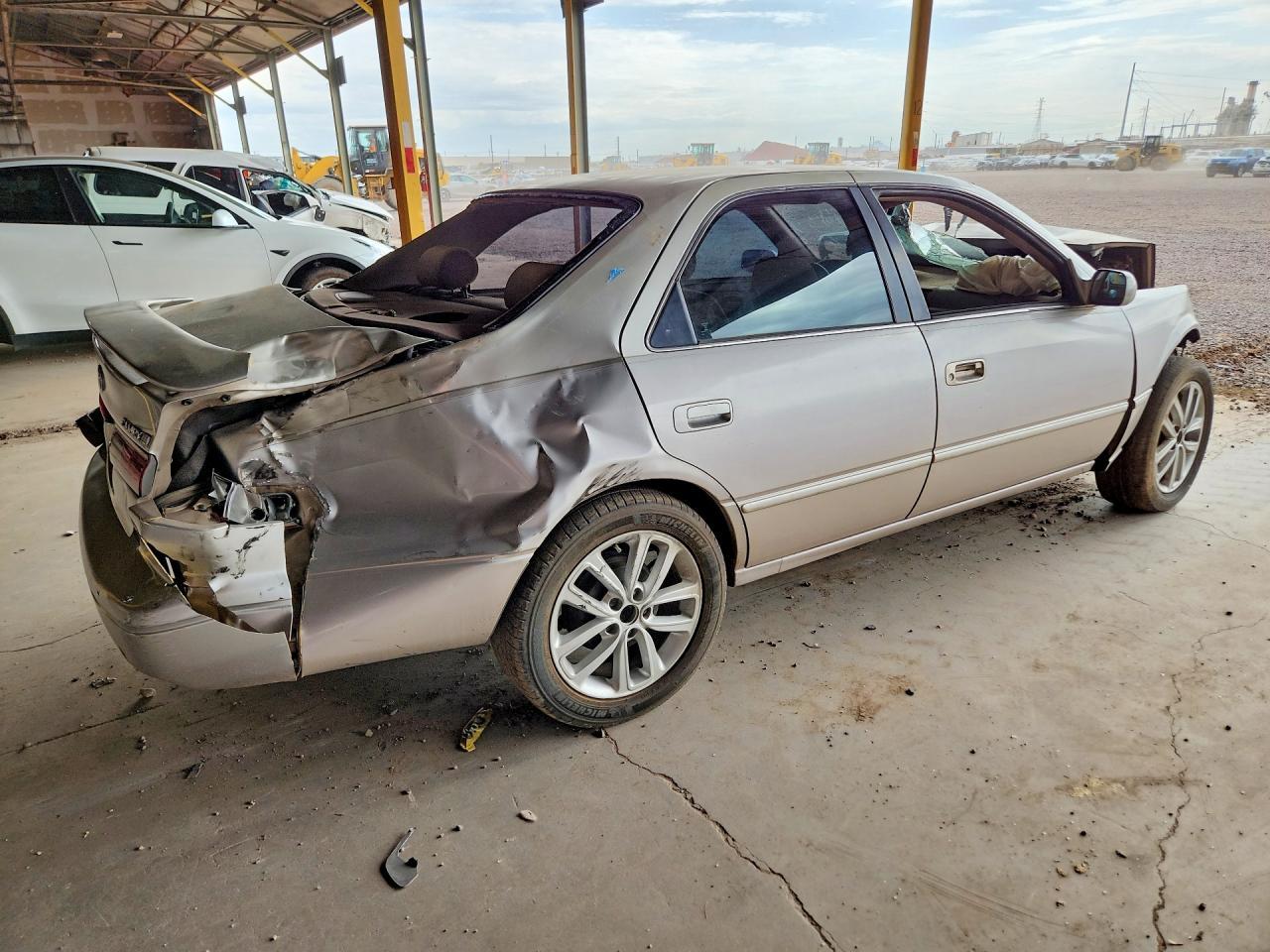 1997 Toyota Camry Le - Image 3